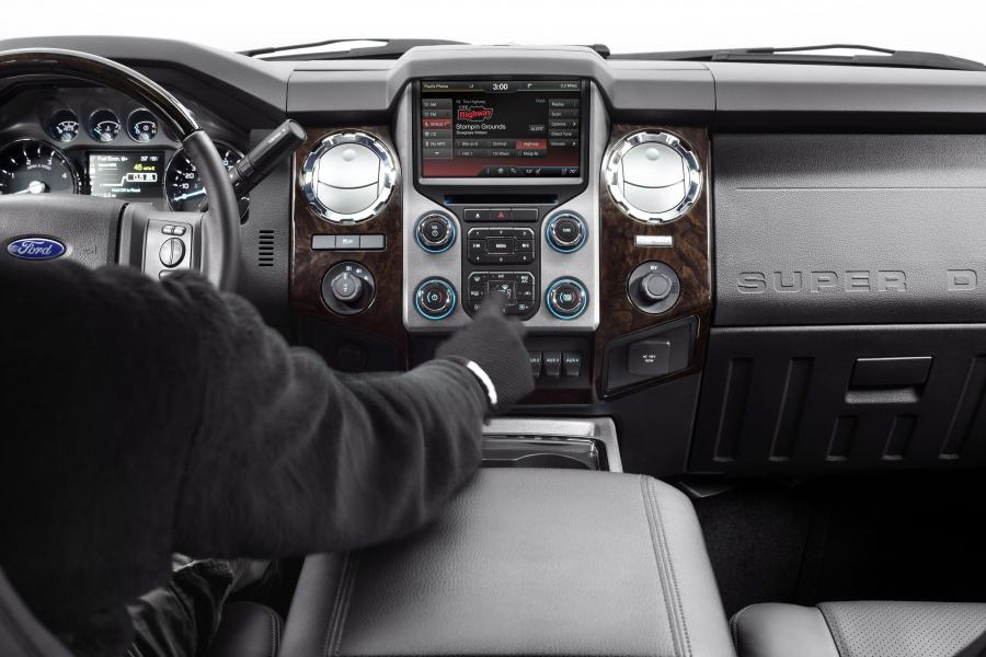  Ford F-250 Super Duty Platinum 2013 года  (фото 18 из 38)